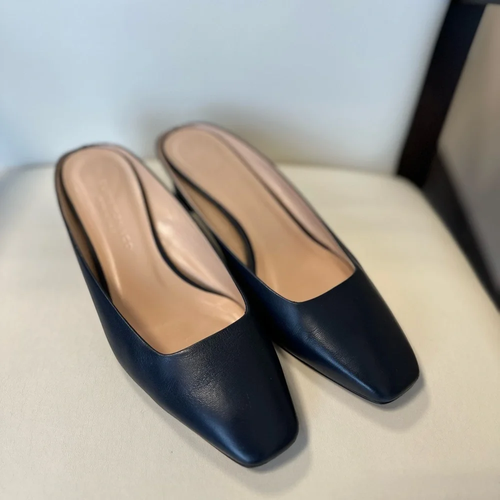 Club Monaco Aveena Block Heel Leather Mules Navy size 38 or 8 - Picture 11 of 13